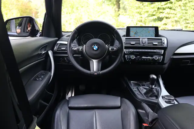 BMW 1 Series view 21