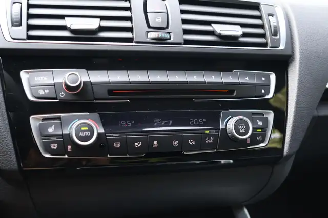 BMW 1 Series view 23