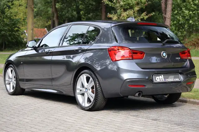 BMW 1 Series view 3