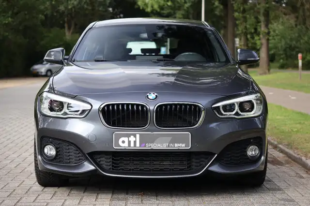 BMW 1 Series view 12
