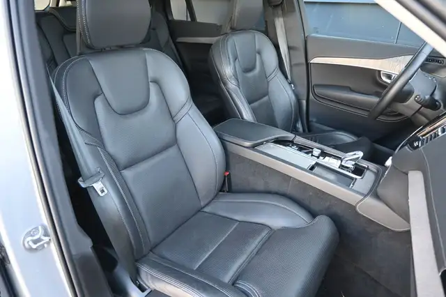 Volvo XC90 view 14