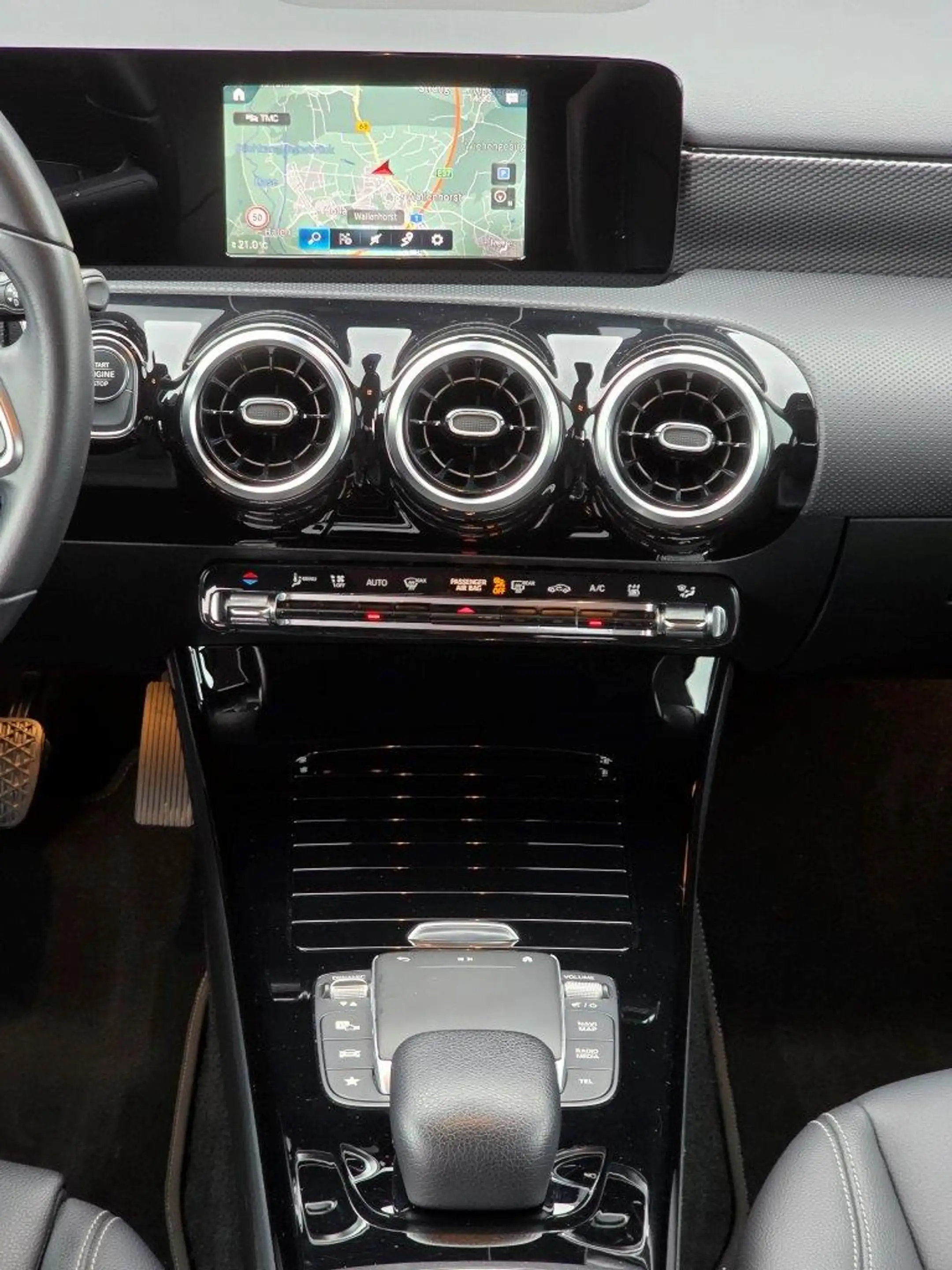 Mercedes-Benz A 250 e 8G-DCT Progressive — photo 13