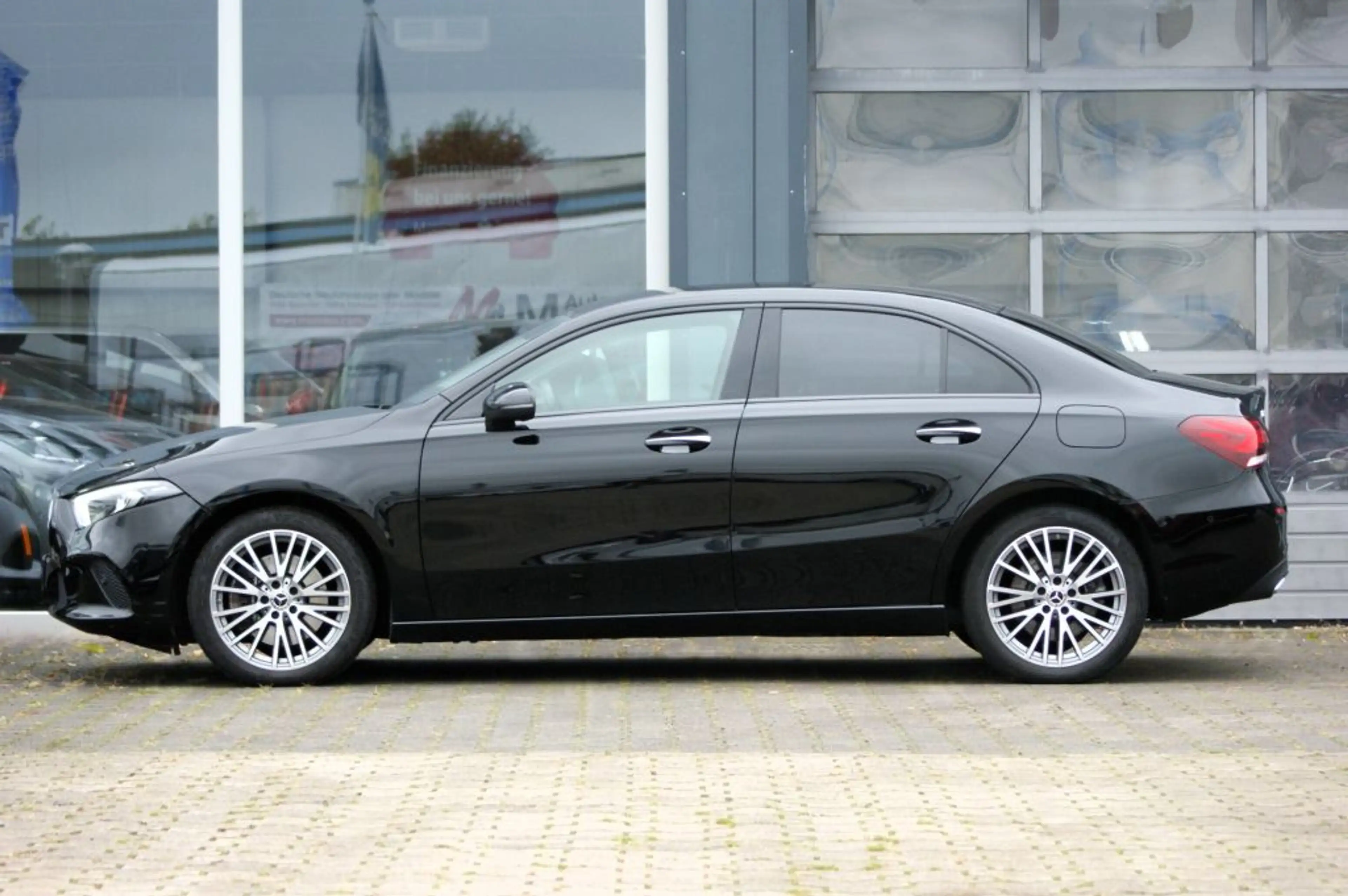 Mercedes-Benz A 250 e 8G-DCT Progressive — photo 8