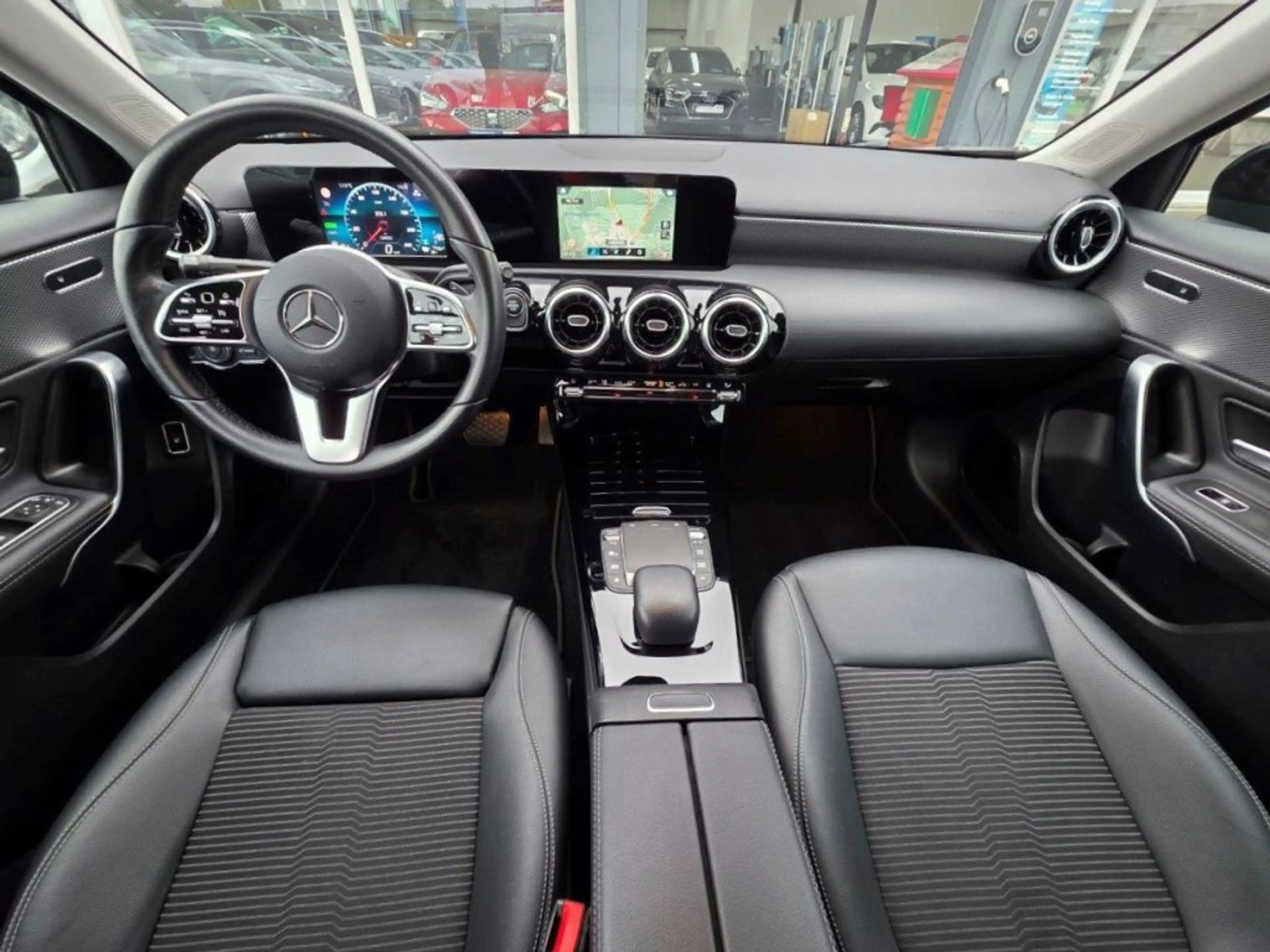 Mercedes-Benz A 250 e 8G-DCT Progressive — photo 11