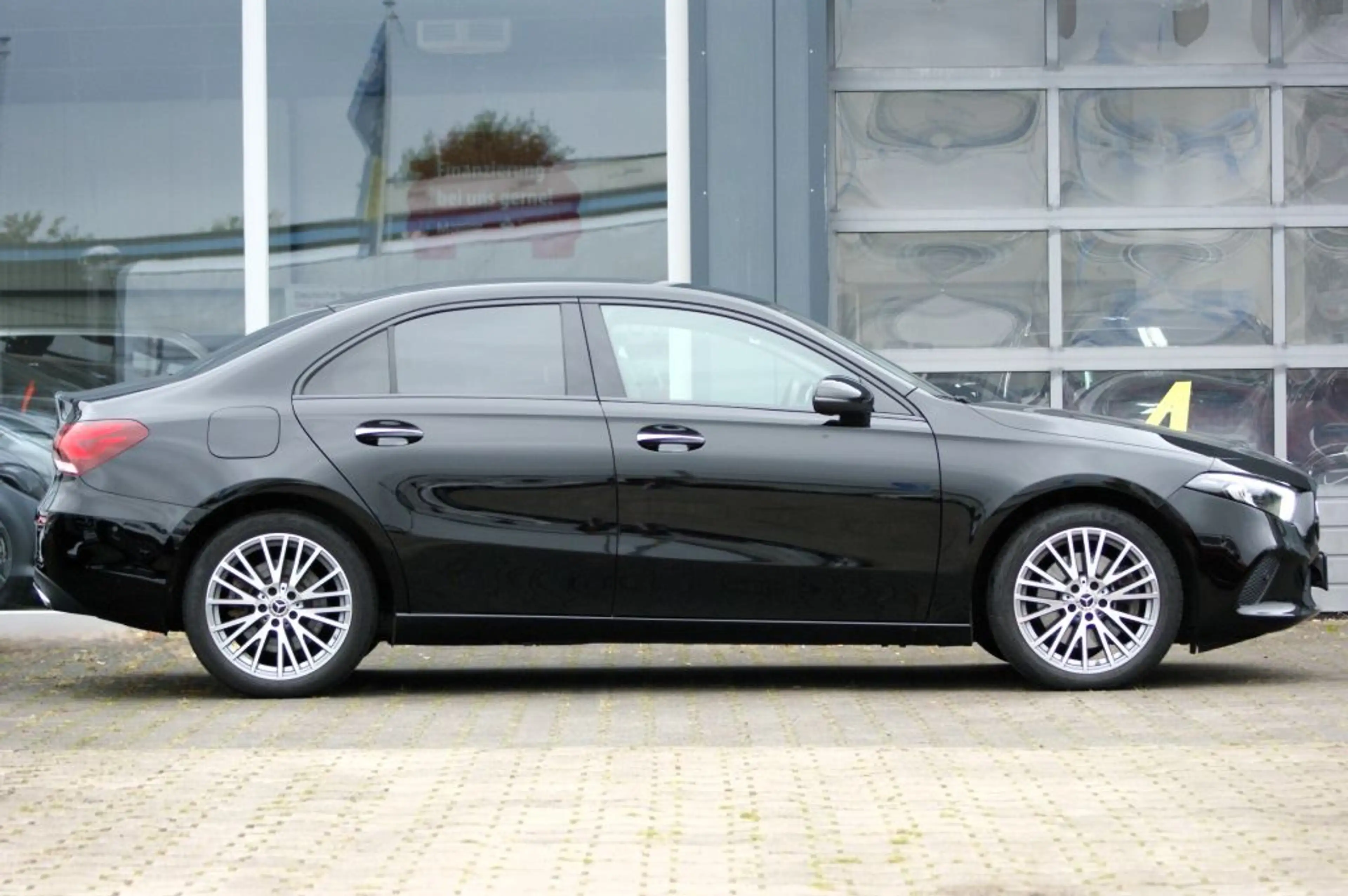 Mercedes-Benz A 250 e 8G-DCT Progressive — photo 7