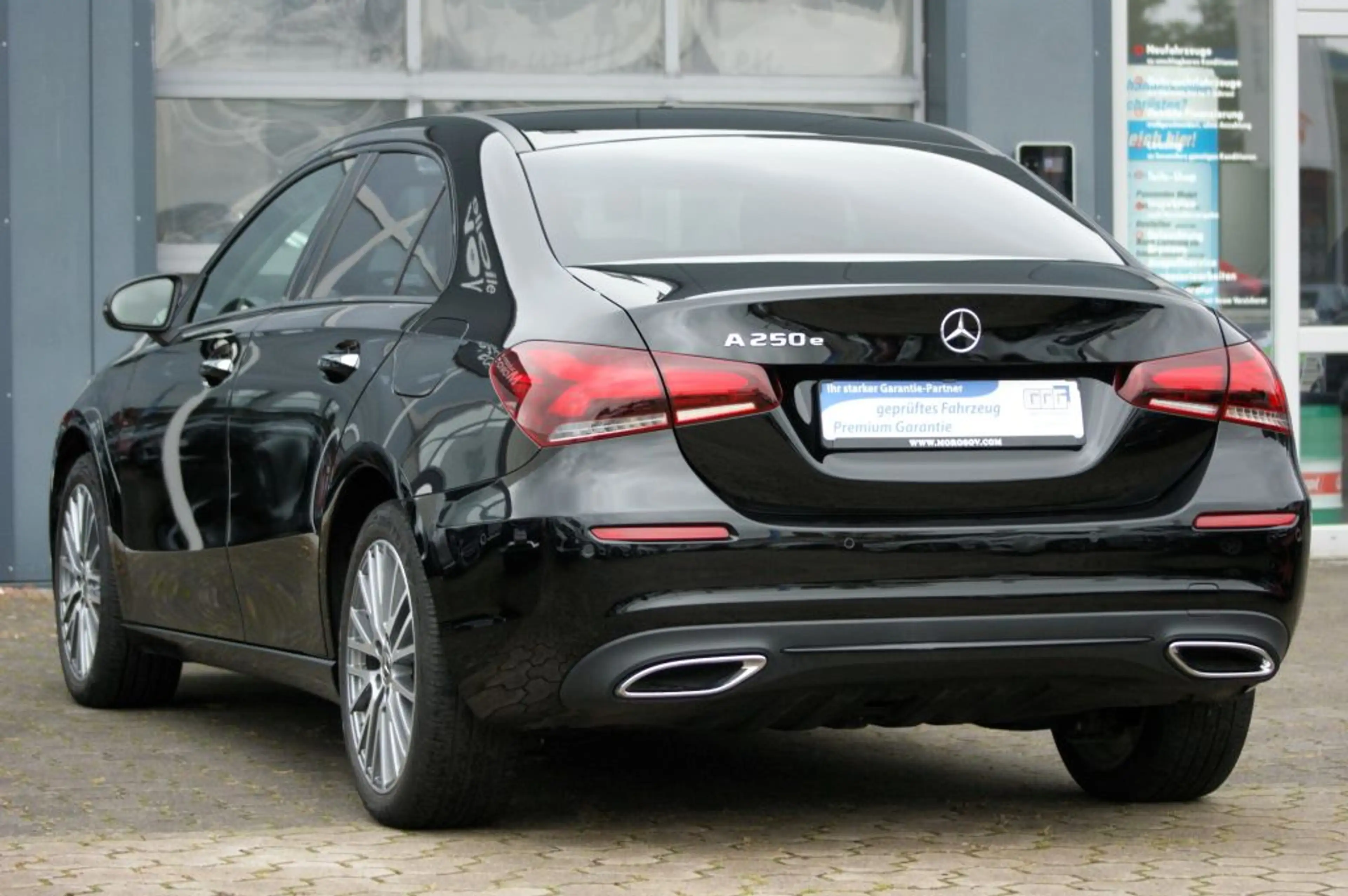 Mercedes-Benz A 250 e 8G-DCT Progressive — photo 3