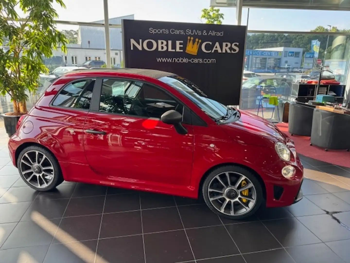 Abarth 695C Turismo Leder NAVI Beats 17 ALU Czerwony - 2