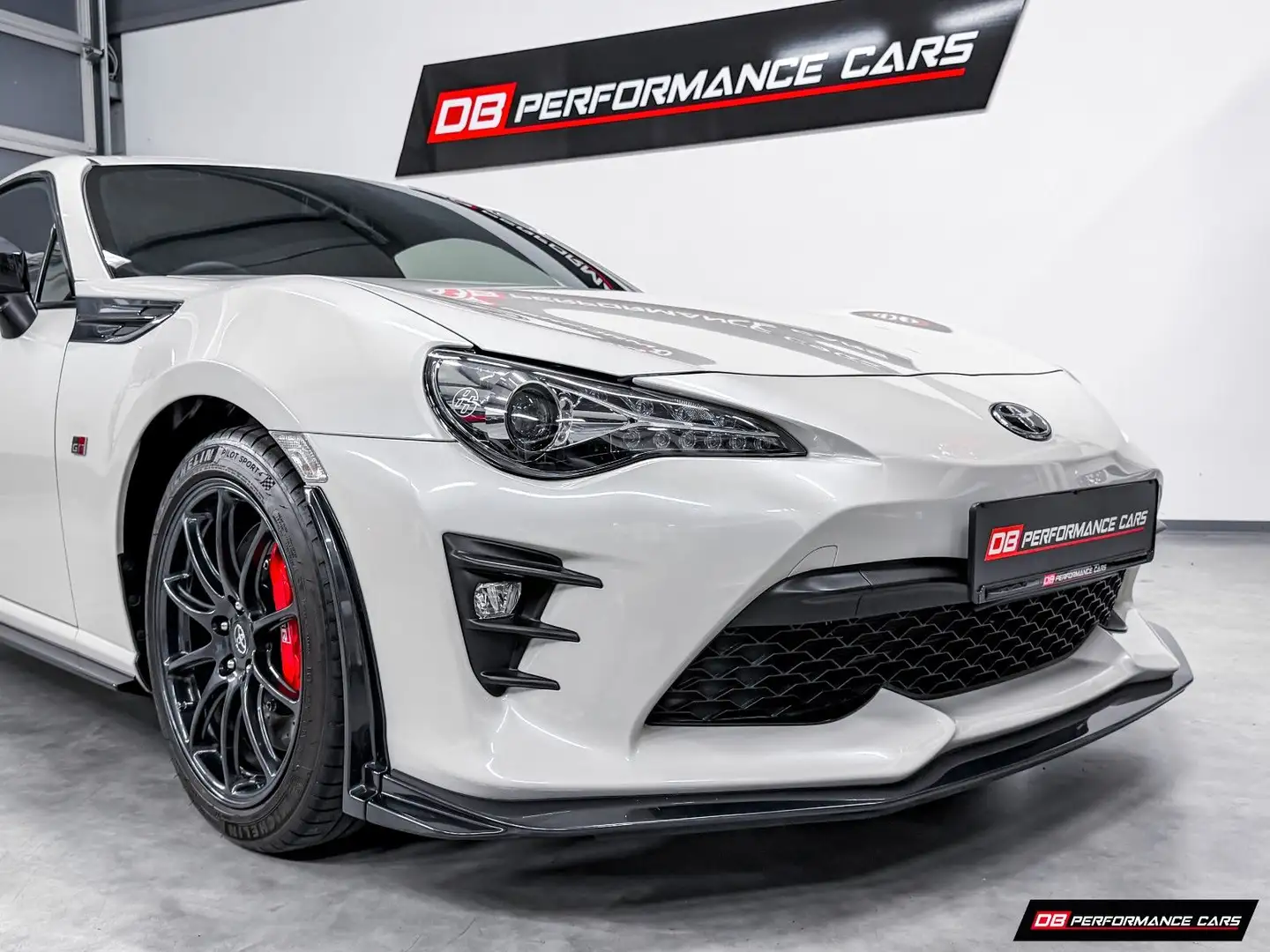 Toyota GT86 GR Sport, Sondermodell, JDM Weiß - 2