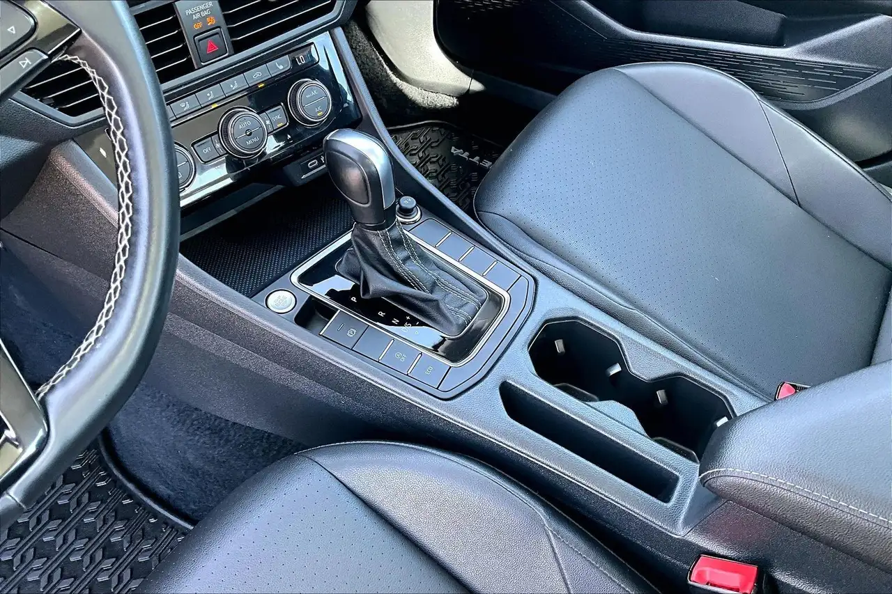 Volkswagen Jetta снимка Volkswagen Jetta