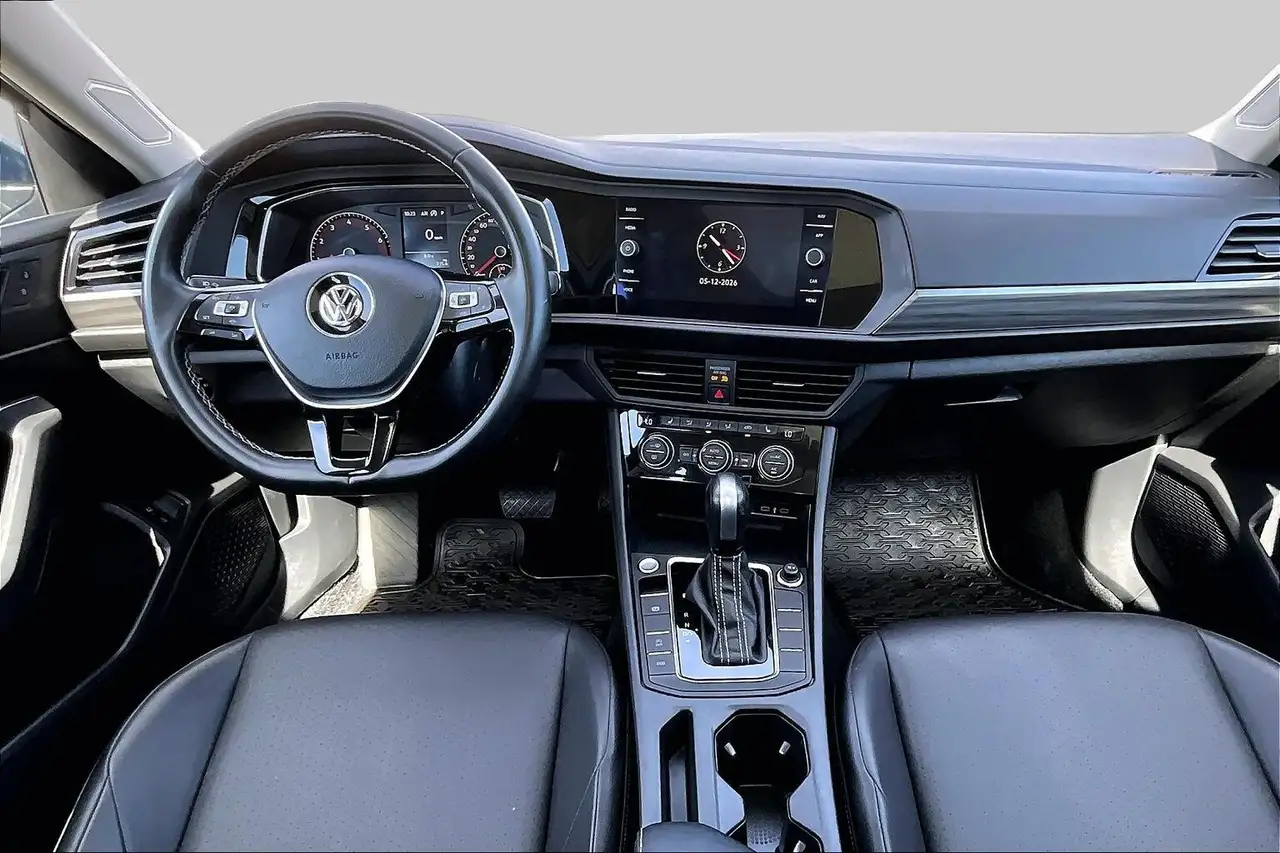 Volkswagen Jetta снимка Volkswagen Jetta