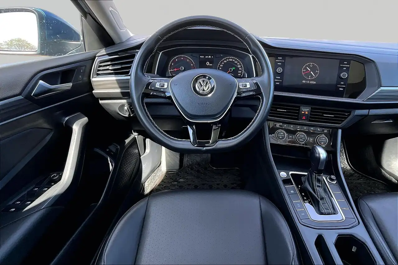 Volkswagen Jetta снимка Volkswagen Jetta