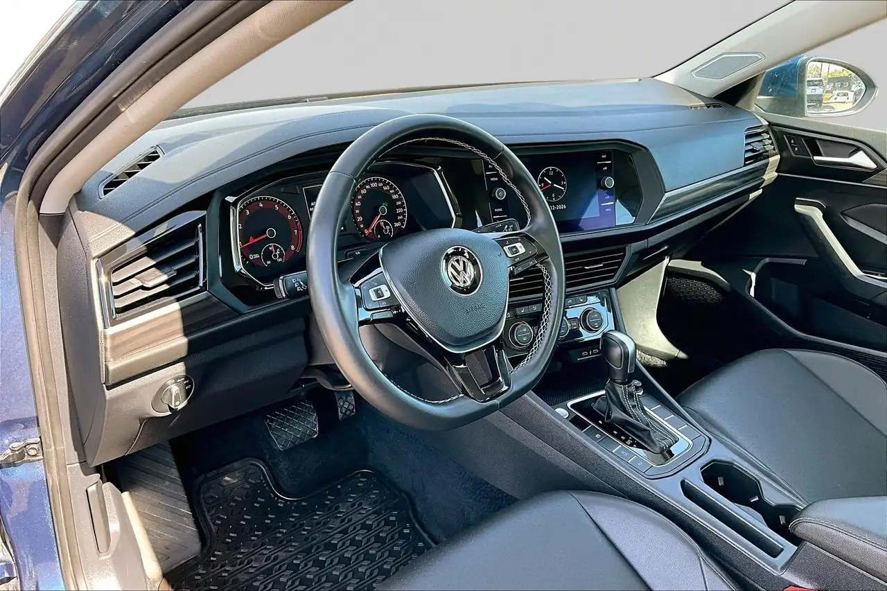 Volkswagen Jetta снимка Volkswagen Jetta