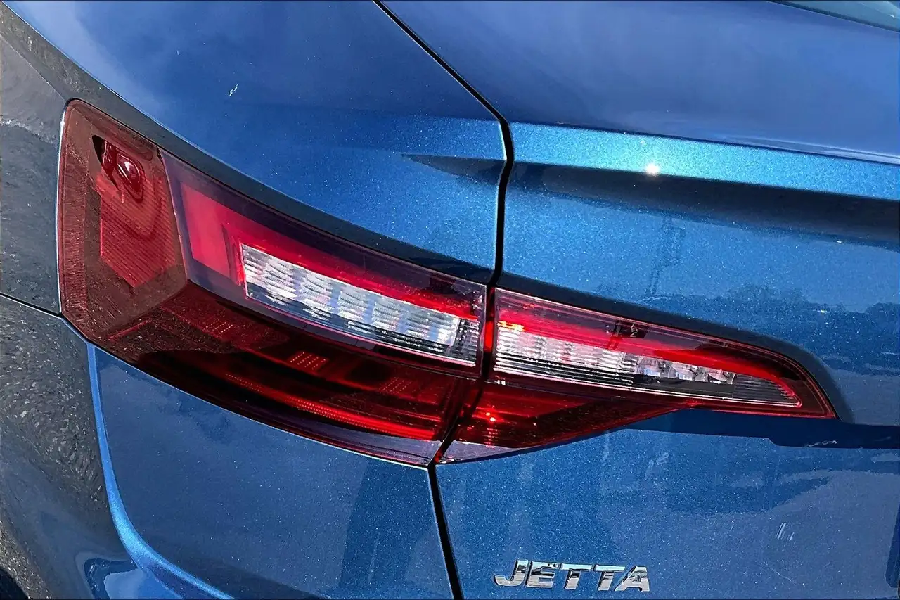 Volkswagen Jetta снимка Volkswagen Jetta