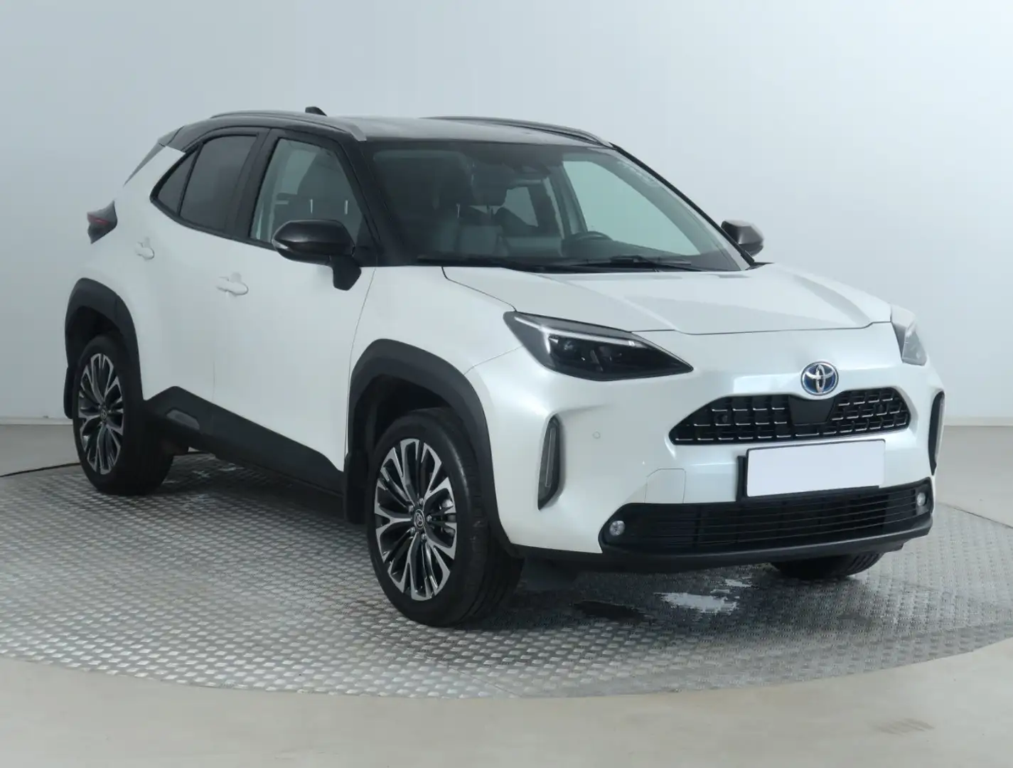 Toyota Yaris Cross 1.5 E FWD Elegant 2xKlima 360 ACC LM Schwarz - 1