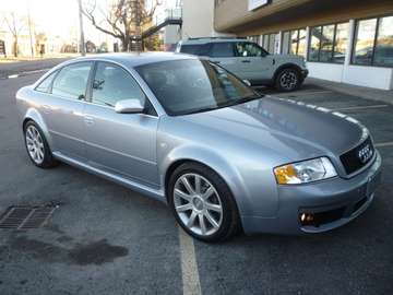 4dr Sdn 4.2L quattro AWD