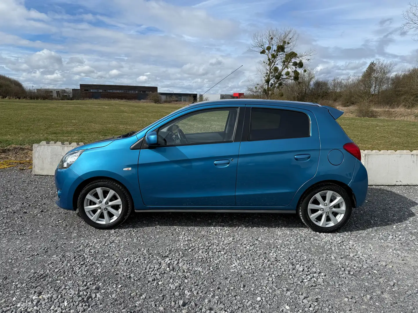 Mitsubishi Space Star 1.2i 80CH **Avec CT + Garantie 1AN** Bleu - 2