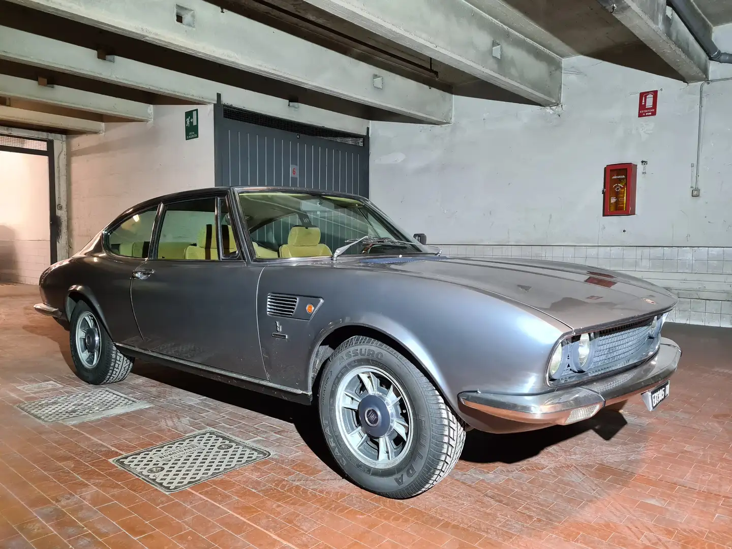 Fiat Dino 2.4 Coupè siva - 1