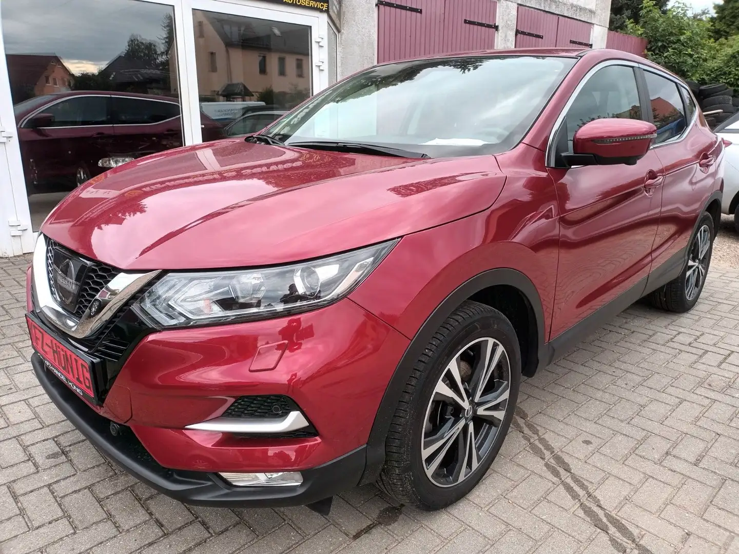 Nissan Qashqai QASHQAI 1.2 DIG-T N-CONNECTA NAVI+KAMERA+SHZ+WR! Rouge - 1