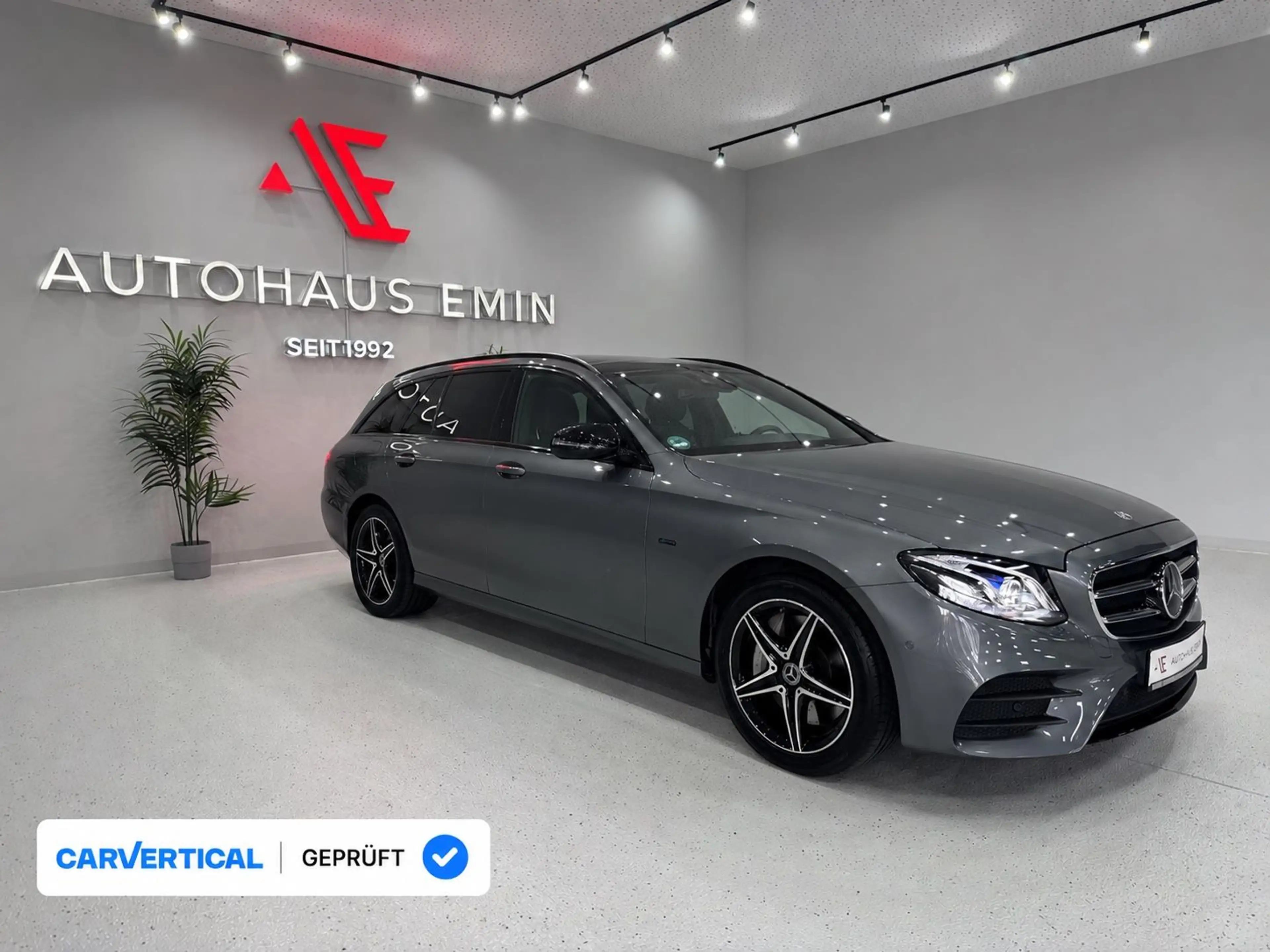 Mercedes-Benz E 300 de T-Modell 9G-Tronic *AMG-LINE,PANORAMA!*