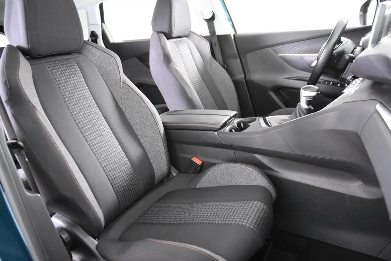Peugeot 5008 Active 130 *1.Hand*7-Sitze*Navi*Parkass.* Grün - 2