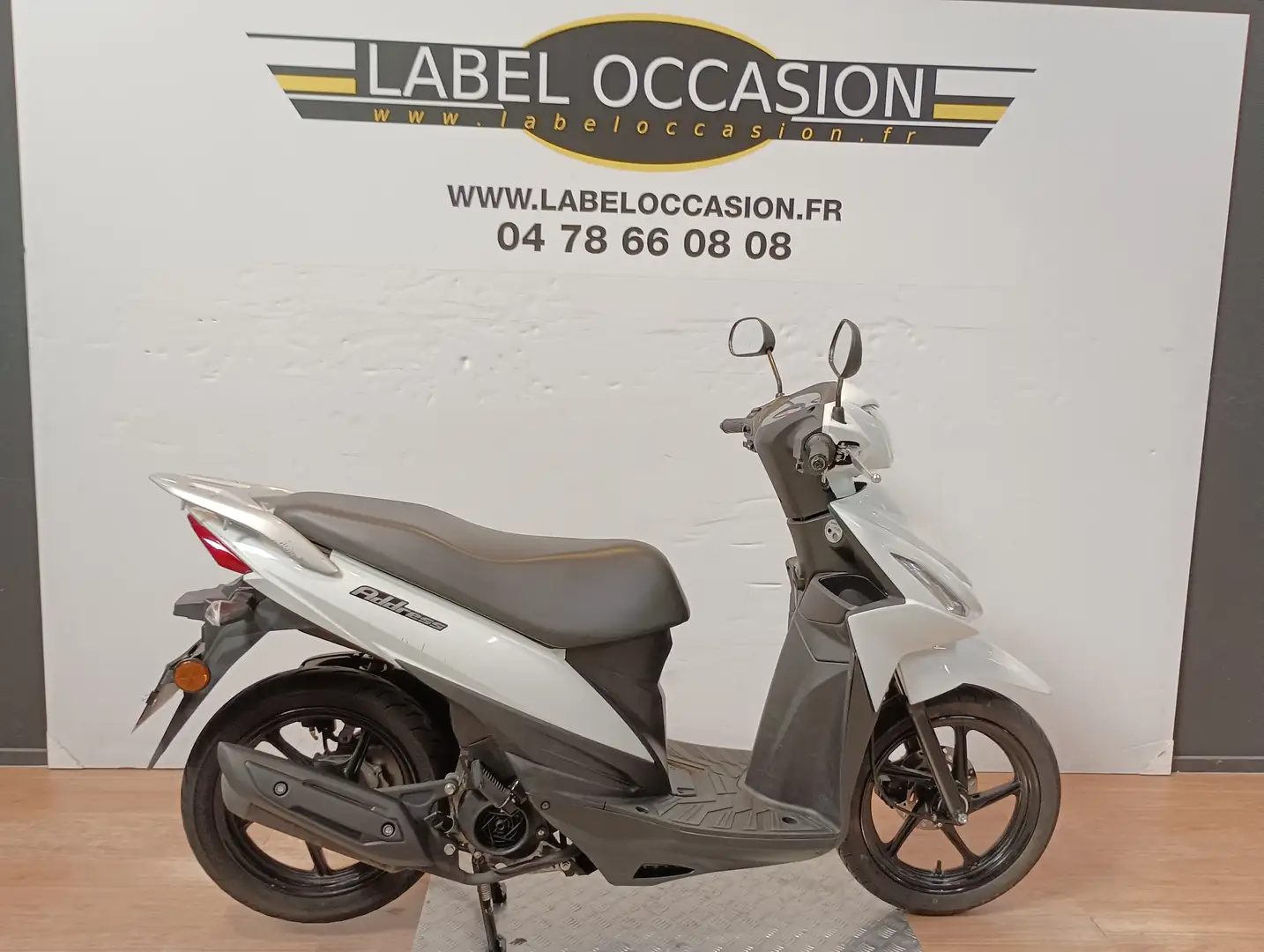 Suzuki Address Blanc - 1