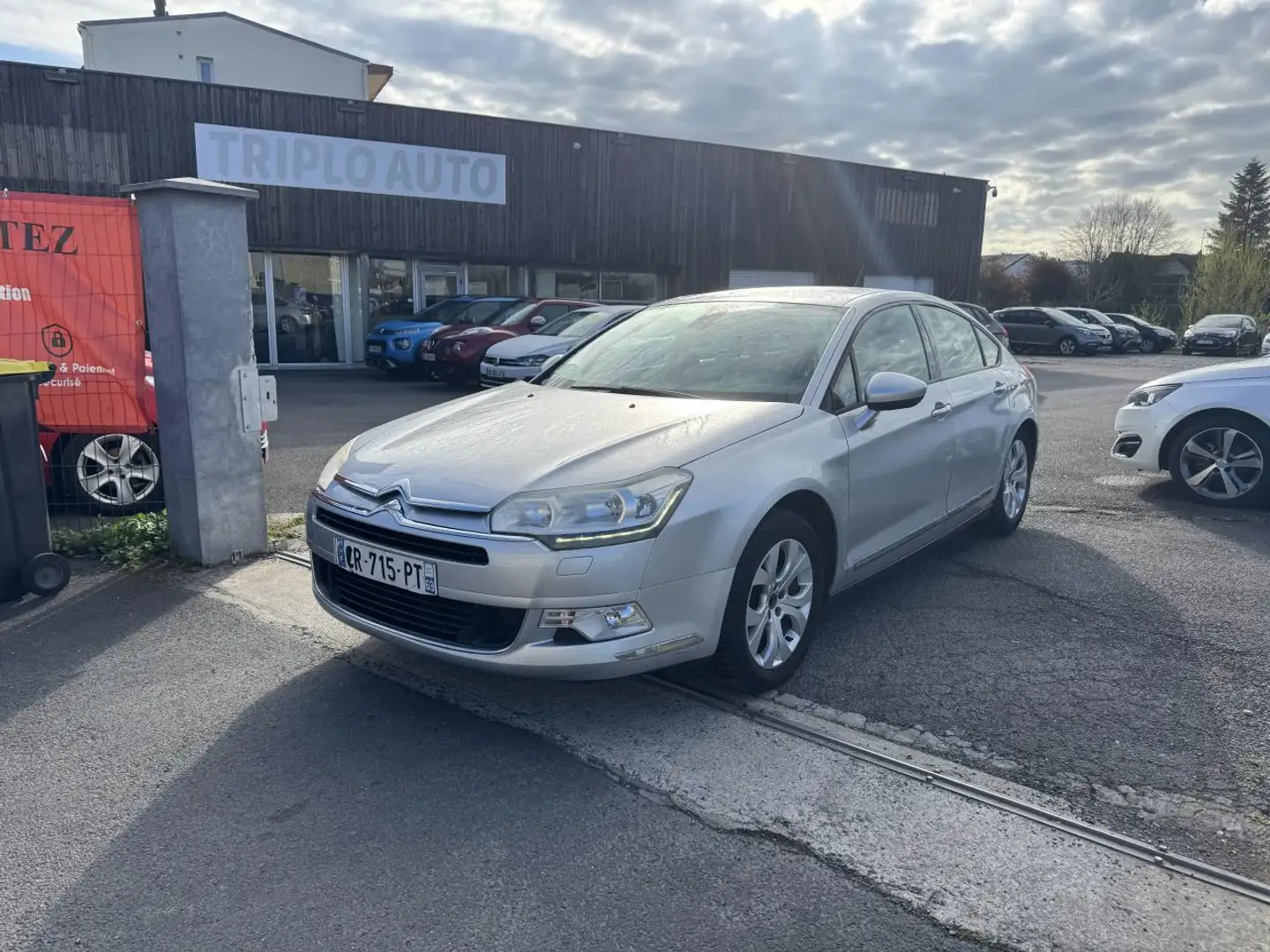 Citroen C5 2.0 HDi FAP - 140 Confort Gps + Radar AR + Clim Gris - 1