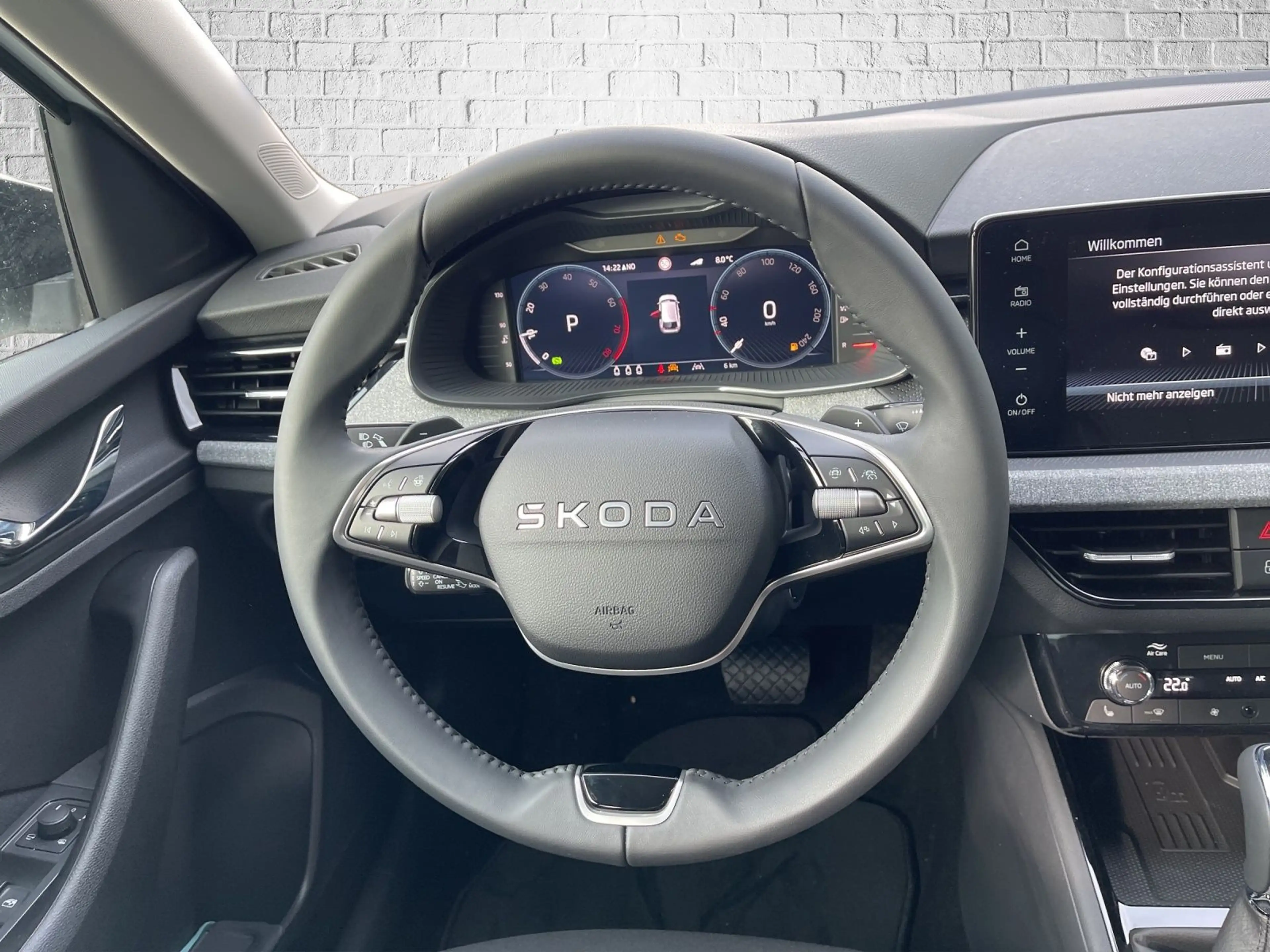 Skoda Scala 1.0 TSI DSG - Tour — photo 12