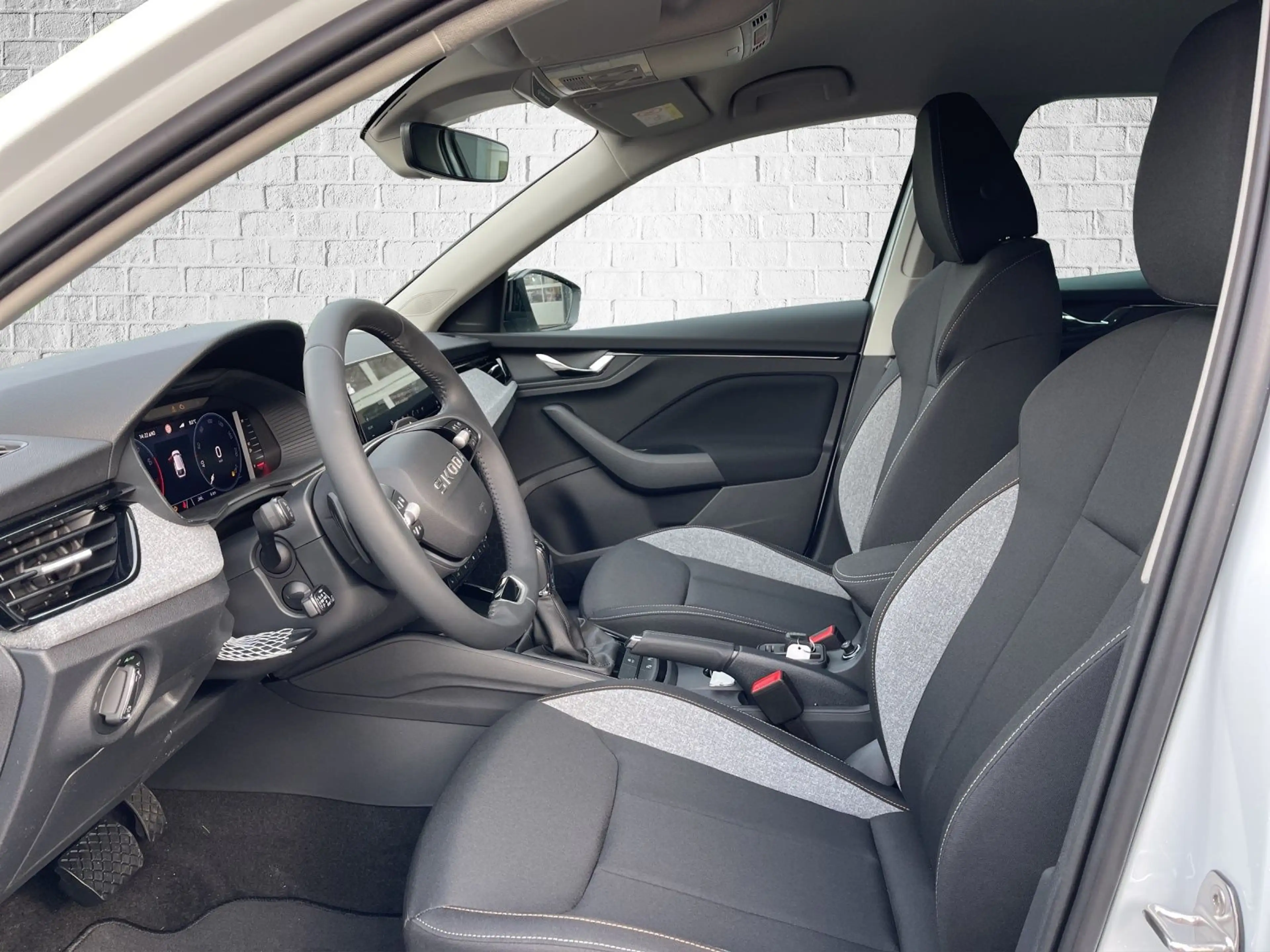 Skoda Scala 1.0 TSI DSG - Tour — photo 10