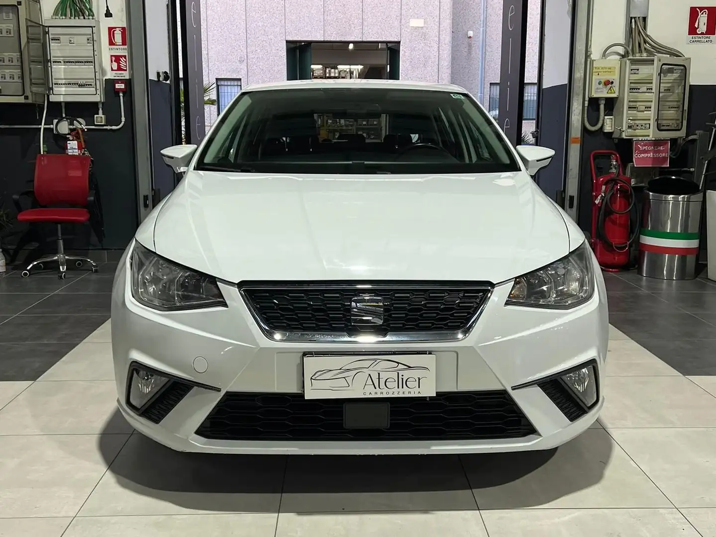 SEAT Ibiza Ibiza V 2017 1.0 mpi Business 80cv Blanc - 2