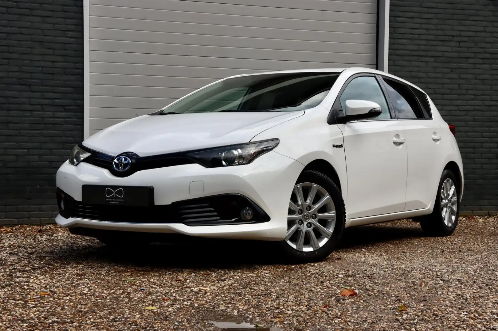 Toyota Auris 1.8 Hybrid | CAMERA | STOELVERWARMING | CRUISE CON Wit - 1