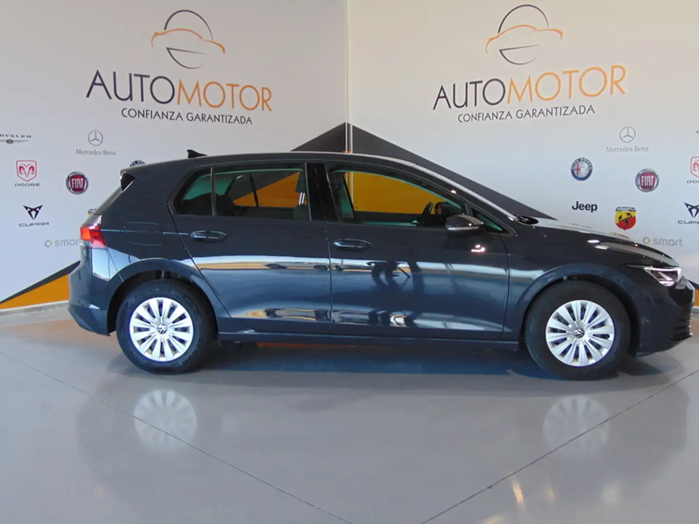 Volkswagen Golf Berlina Manual de 5 Puertas Grijs - 1