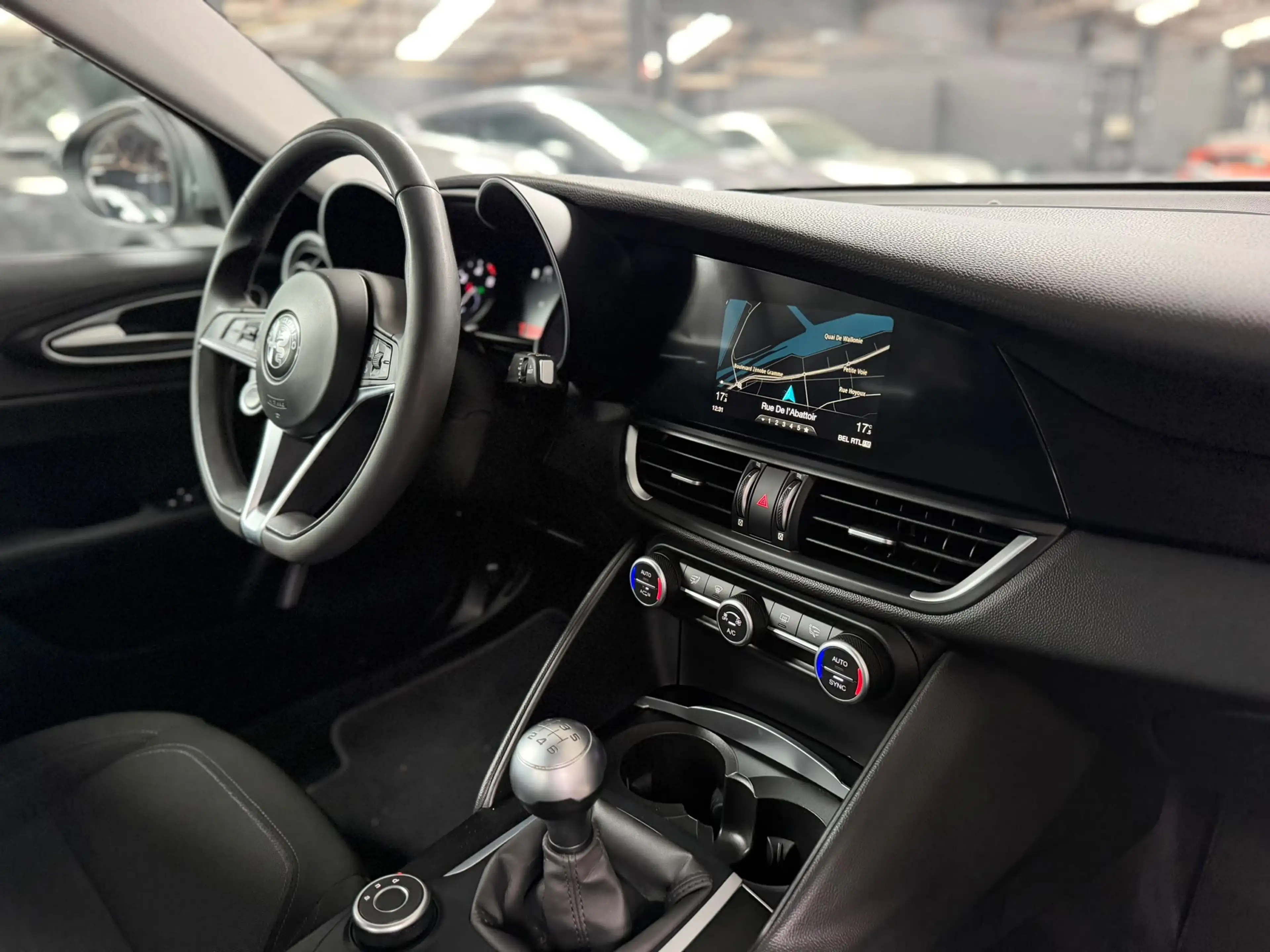 Alfa Romeo Giulia 2.2 JTDm * 1ER PROP * GPS * RADAR * CLIM * BLUETOOTH — photo 13