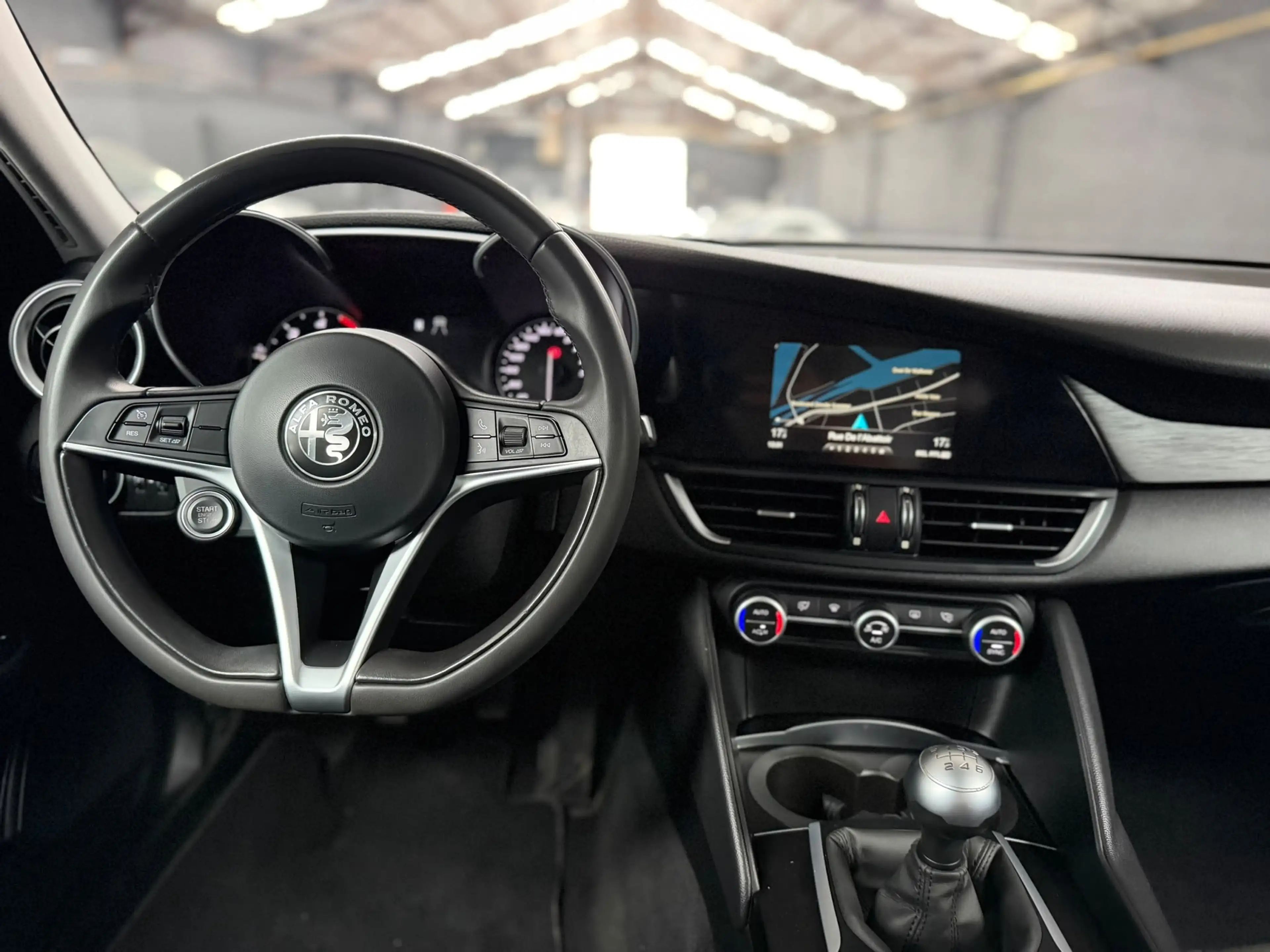 Alfa Romeo Giulia 2.2 JTDm * 1ER PROP * GPS * RADAR * CLIM * BLUETOOTH — photo 10