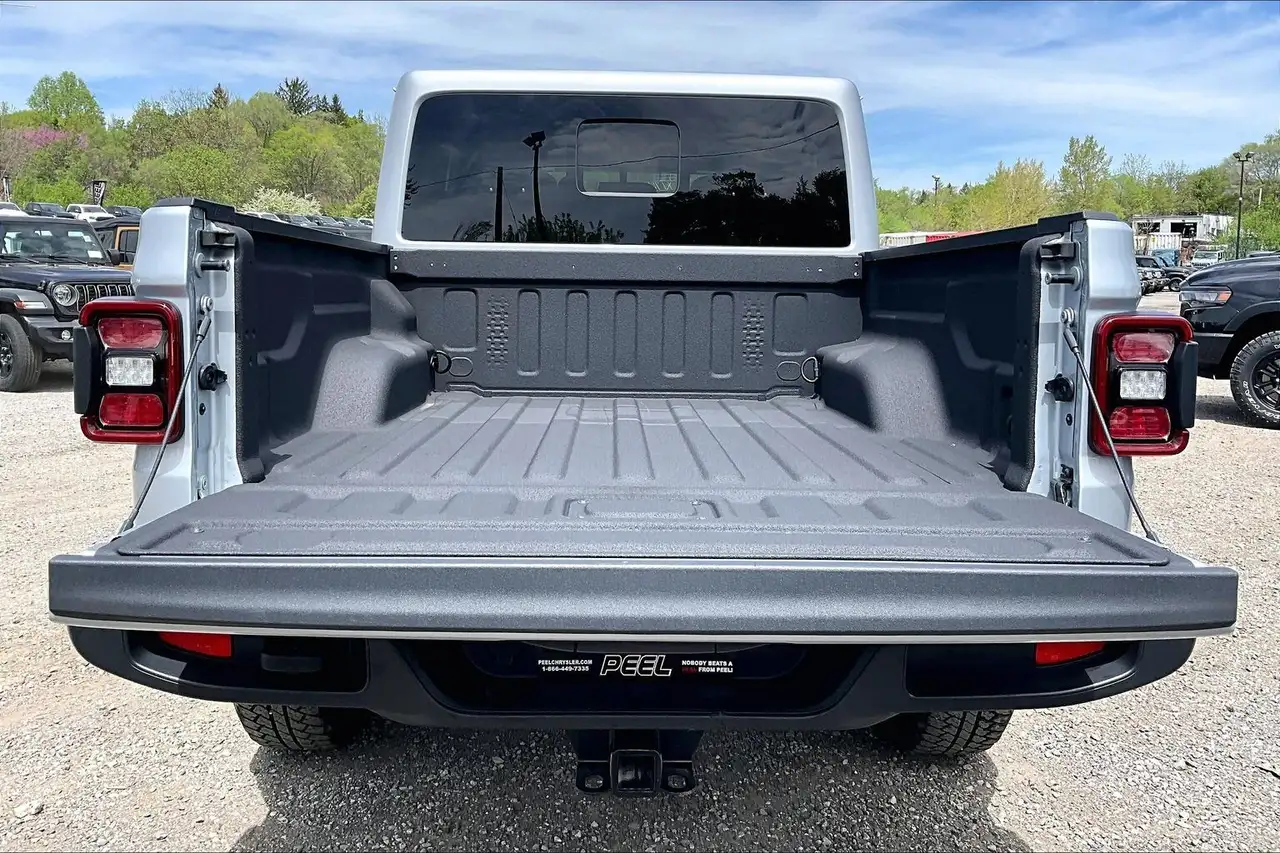 Jeep Gladiator снимка Jeep Gladiator
