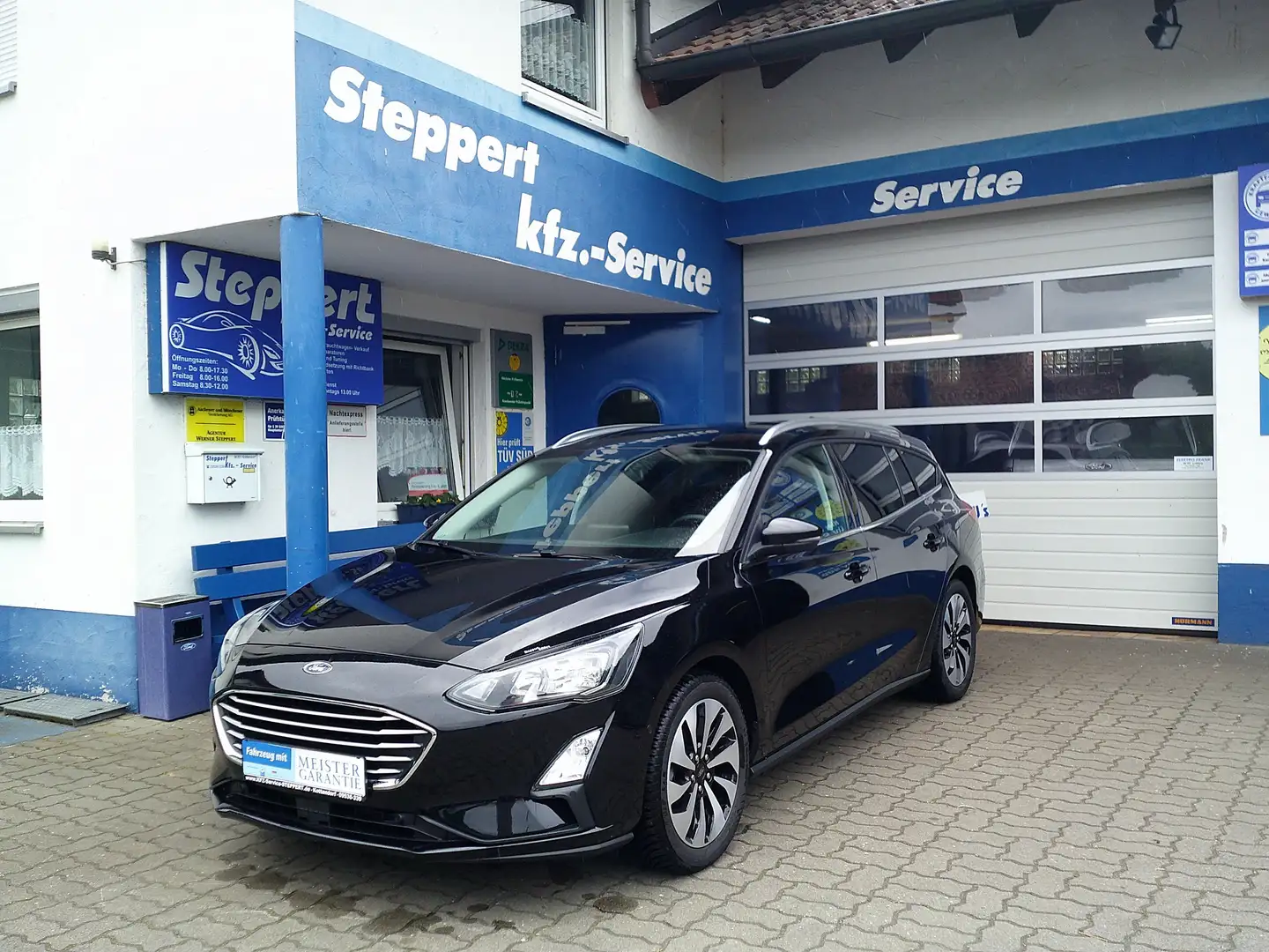 Ford Focus Focus Turnier 1.0 EcoBoost Cool +Connect Noir - 1