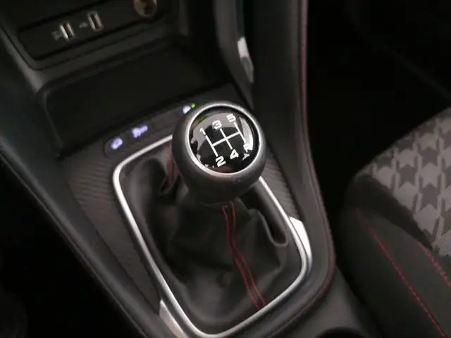 MG ZS view 13