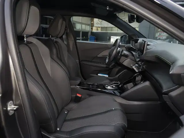 Peugeot 2008 view 8