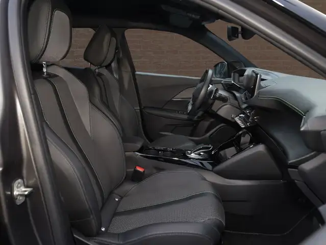 Peugeot 2008 view 9