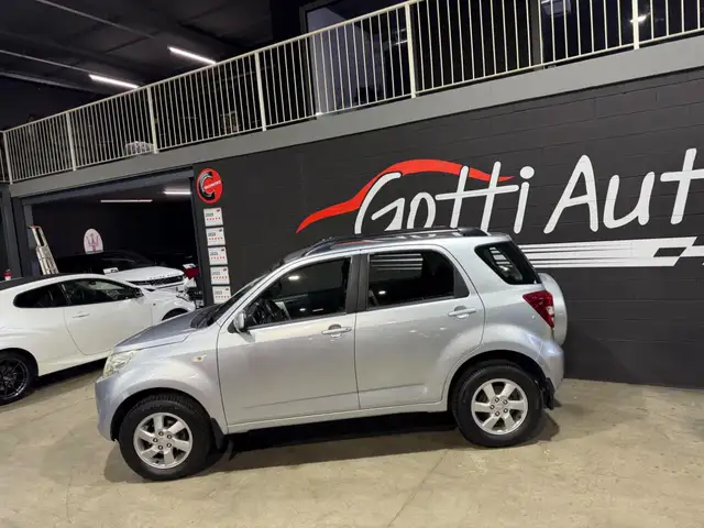 Daihatsu Terios view 4
