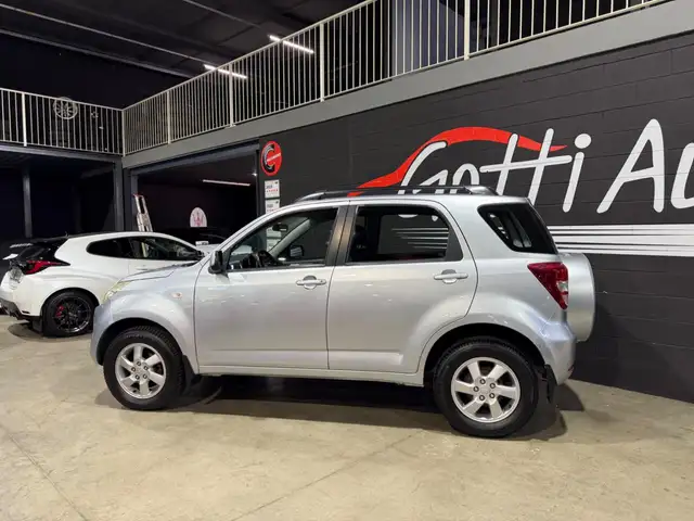 Daihatsu Terios view 5