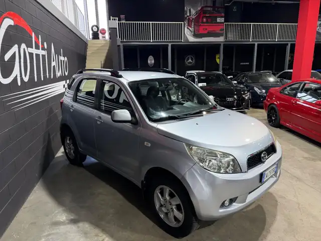 Daihatsu Terios view 3