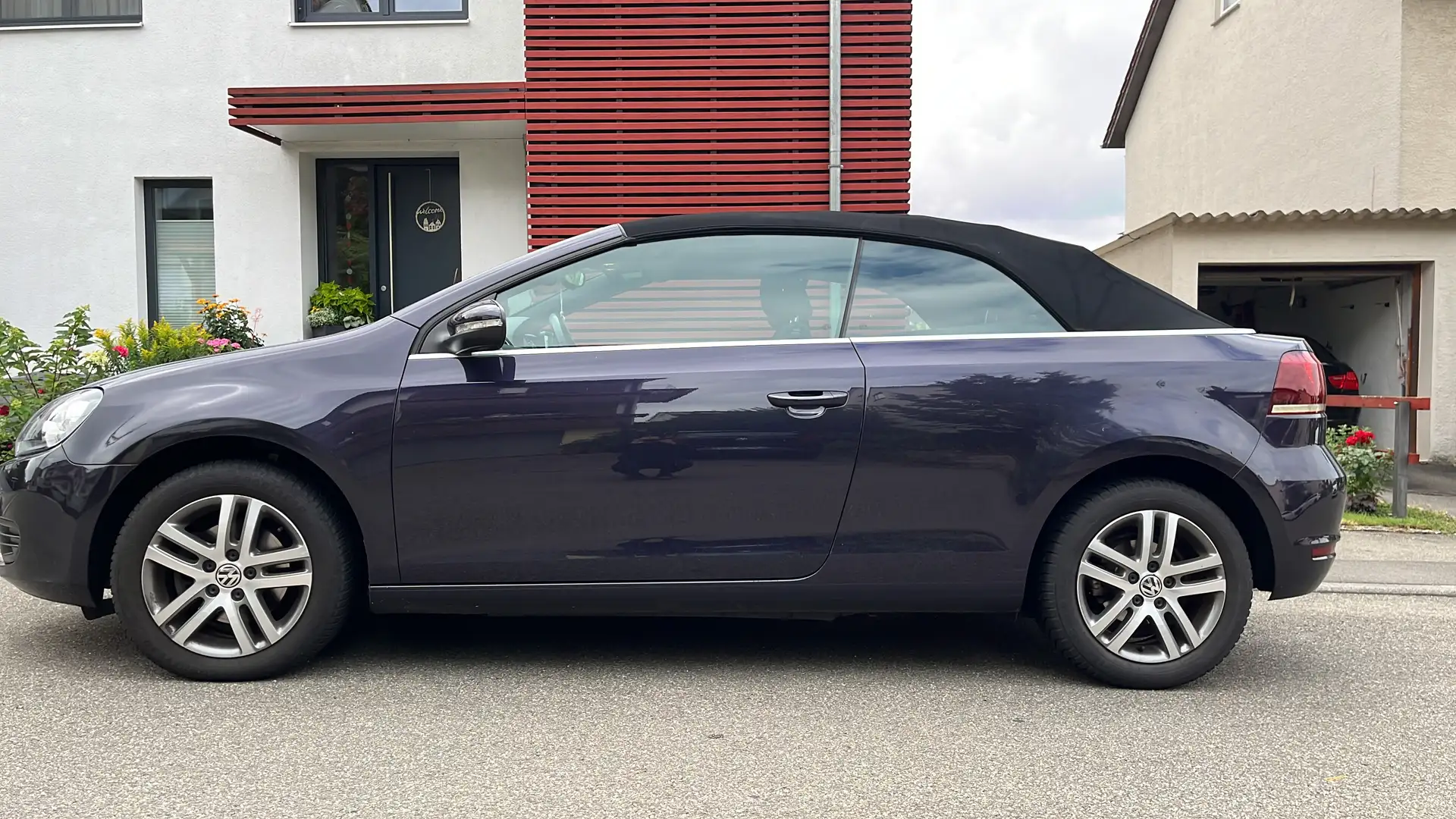 Volkswagen Golf Cabriolet Basis Violet - 2