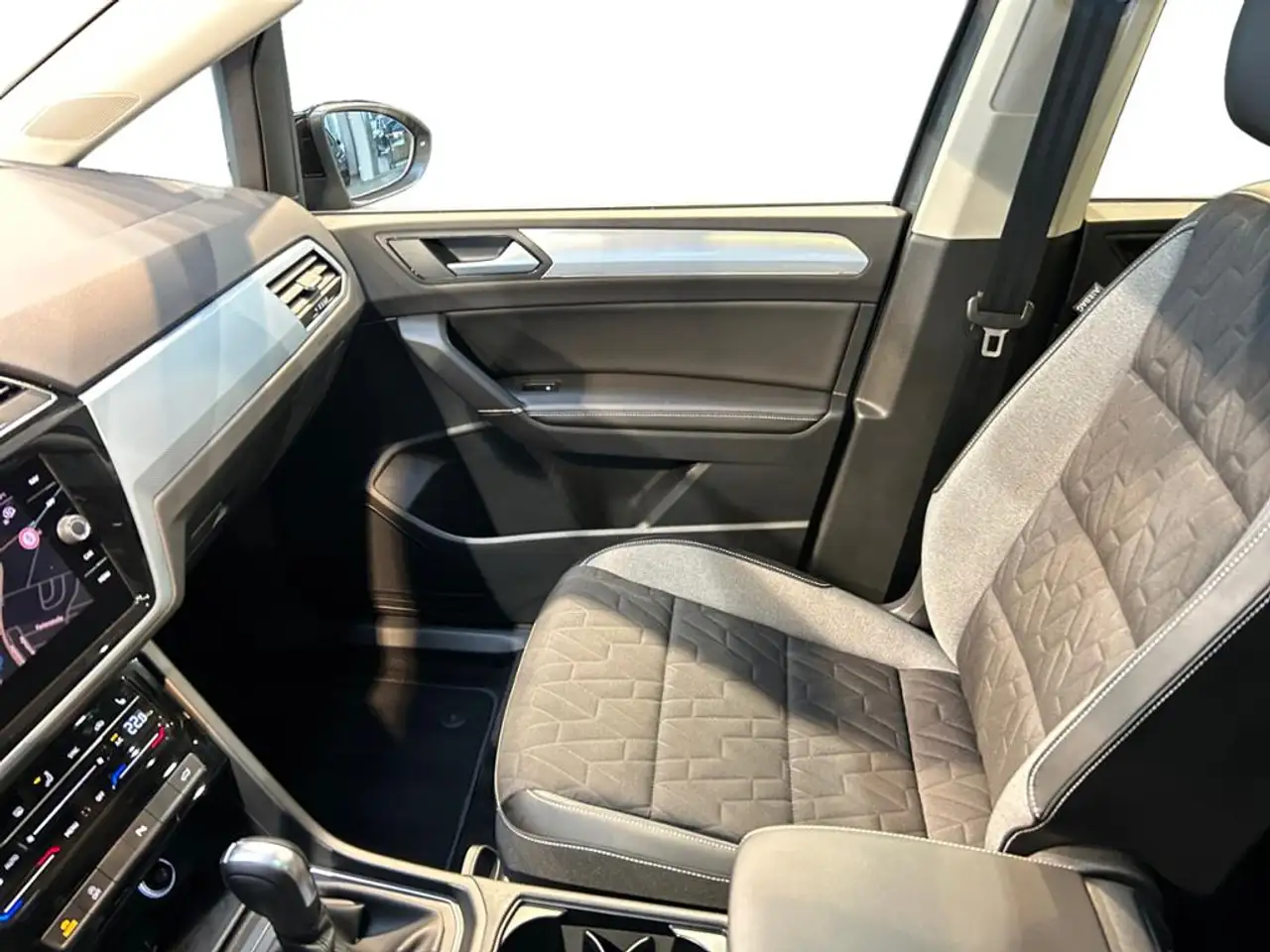 Volkswagen Touran 2.0 TDI Comfortline Fahrassist+Pano+SHD 5