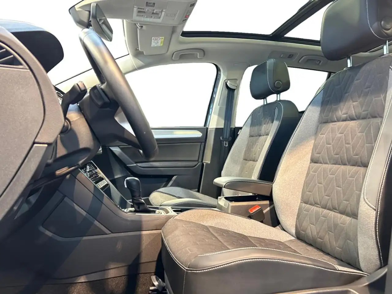 Volkswagen Touran 2.0 TDI Comfortline Fahrassist+Pano+SHD 6