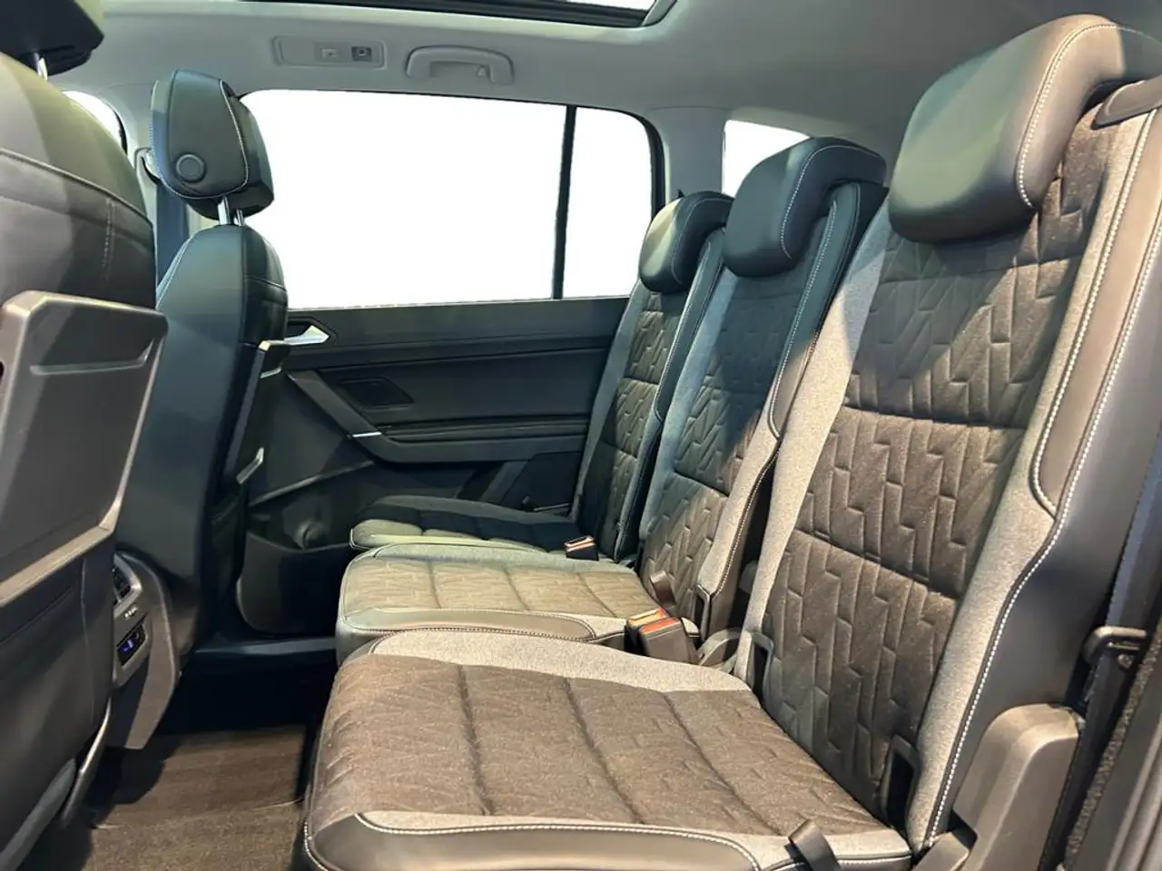 Volkswagen Touran 2.0 TDI Comfortline Fahrassist+Pano+SHD 8
