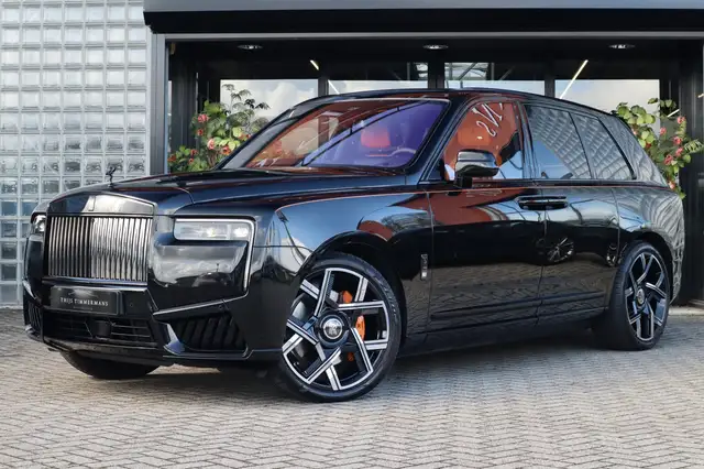 Rolls-Royce Cullinan BLACK BADGE 6.75 V12 | Series II, Starlight, Bespo