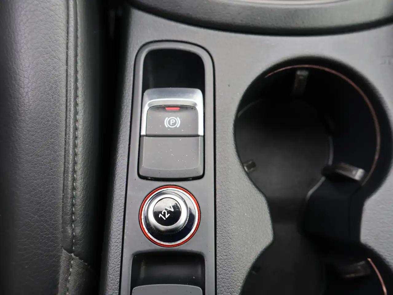 Audi Q3 снимка Audi Q3