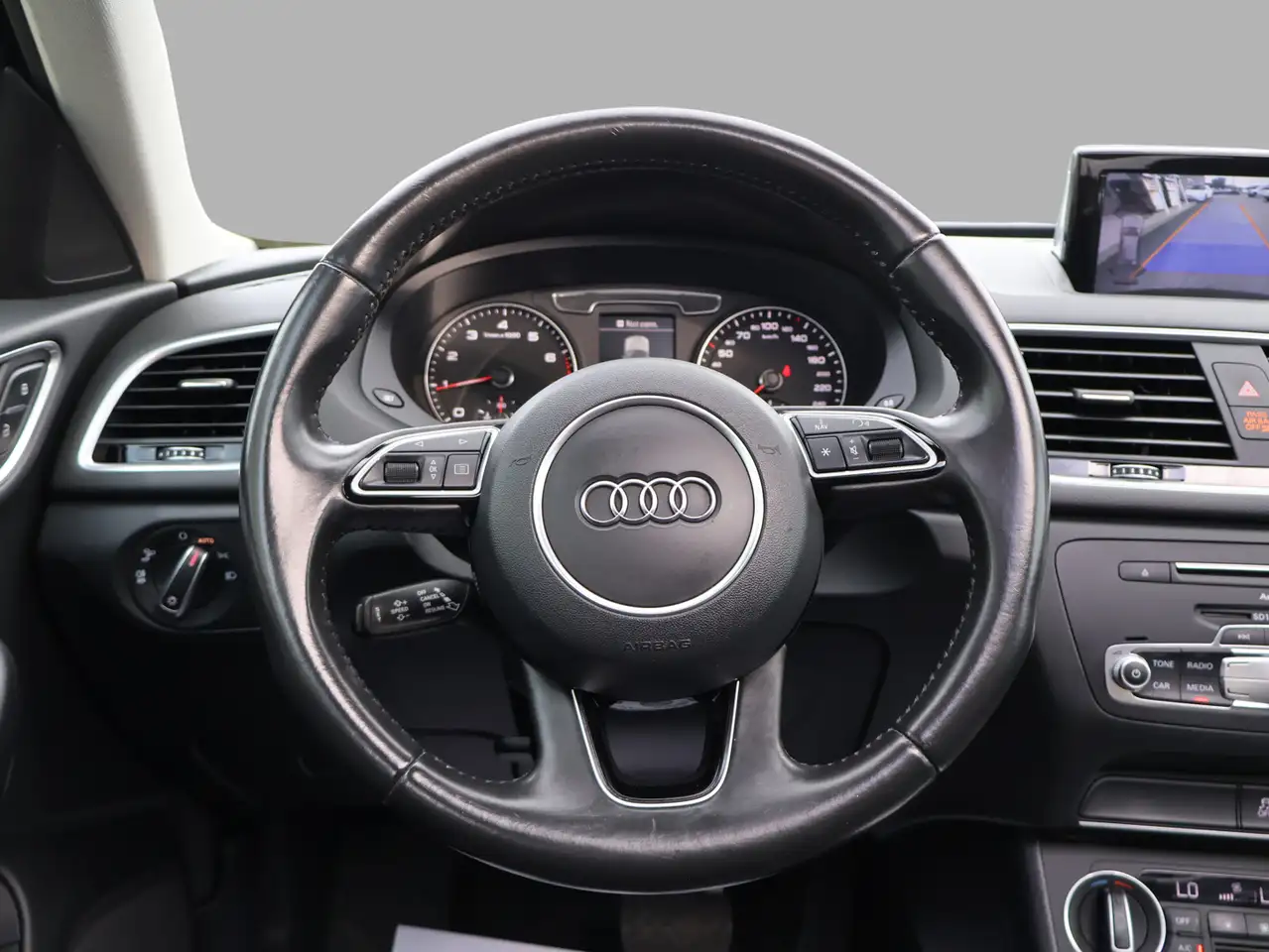 Audi Q3 снимка Audi Q3