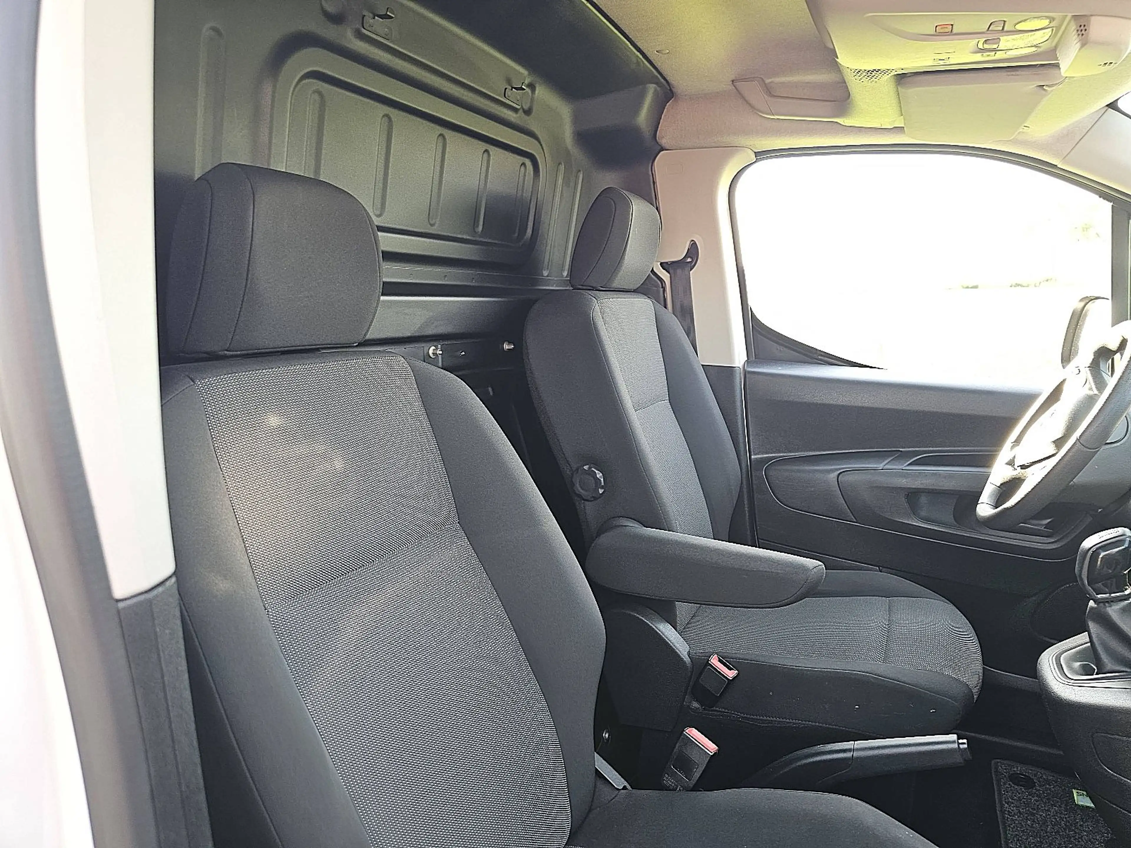 Opel Combo 1.5 D 75KW EDIYION — photo 7