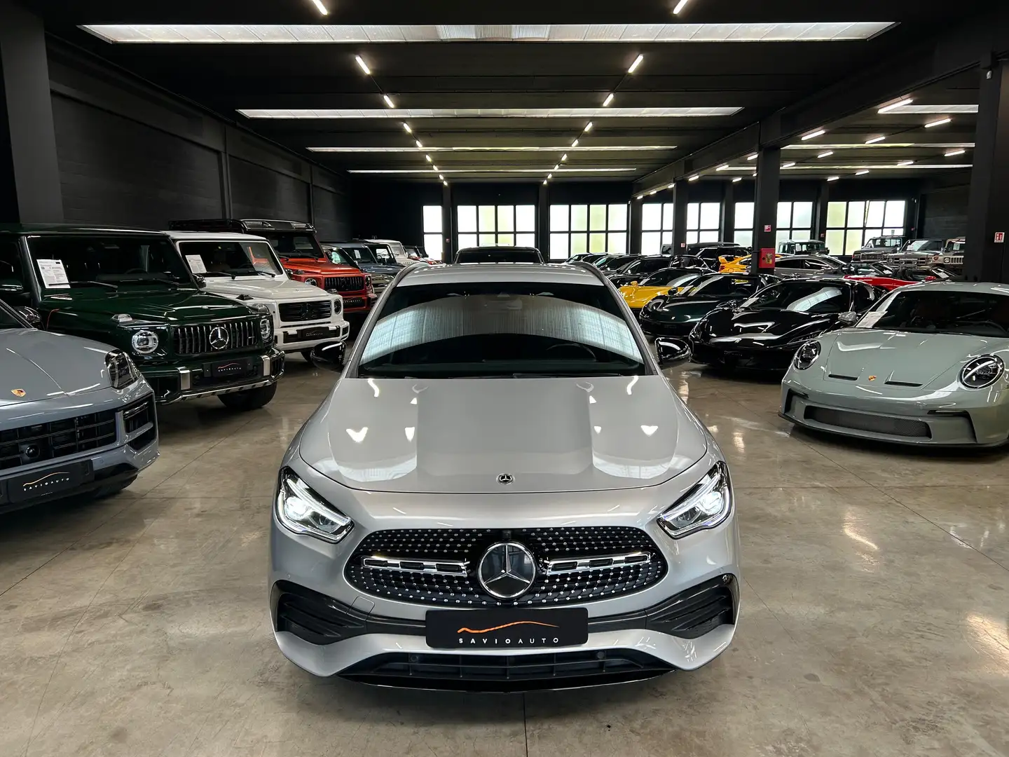 Mercedes-Benz GLA 180 GLA 180d - Premium - Gancio traino estraibile Argento - 2